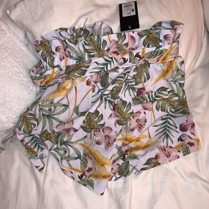 Stretching high waisted shorts